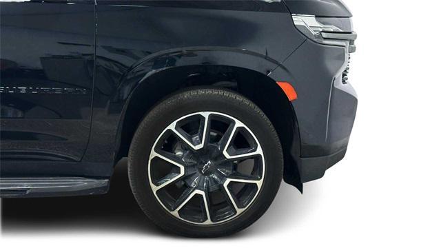 Photo of 2021 Black Chevrolet Suburban