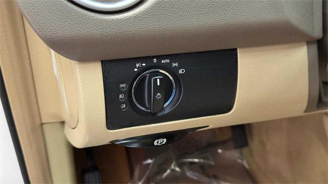 Photo of 2010 Arctic White Mercedes-Benz M-Class