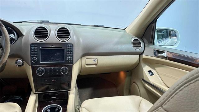 Photo of 2010 Arctic White Mercedes-Benz M-Class