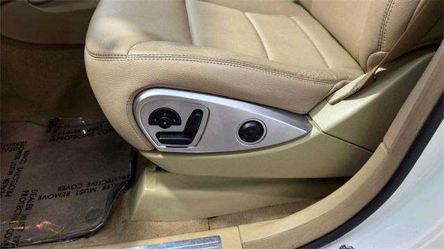 Photo of 2010 Arctic White Mercedes-Benz M-Class