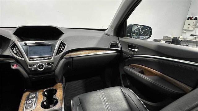 Photo of 2019 Gunmetal Metallic Acura MDX