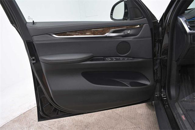 Photo of 2019 Jet Black BMW X6