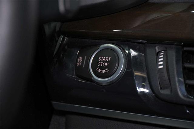 Photo of 2019 Jet Black BMW X6