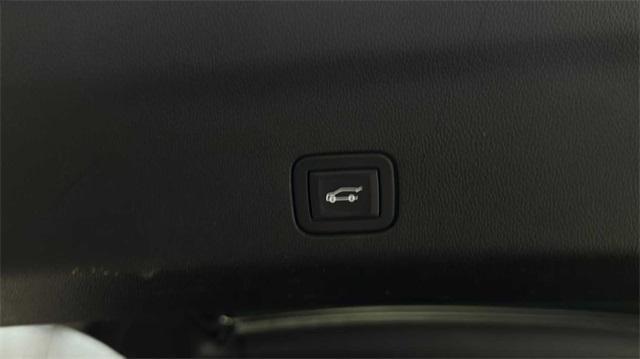 Photo of 2022 Iridescent Pearl Tricoat Chevrolet Suburban