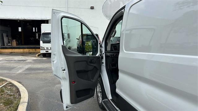 Photo of 2022 Oxford White Ford Transit-250
