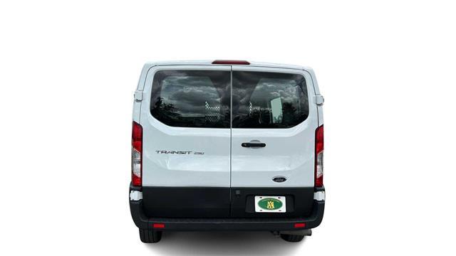 Photo of 2022 Oxford White Ford Transit-250