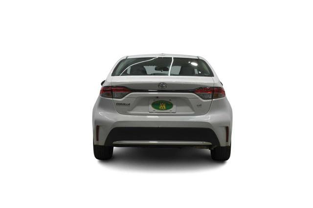 Photo of 2021 Super White Toyota Corolla