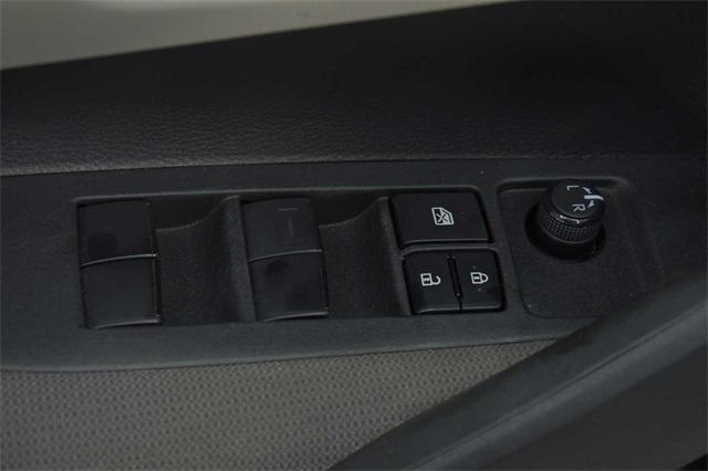 Photo of 2021 Super White Toyota Corolla