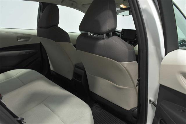 Photo of 2021 Super White Toyota Corolla