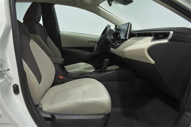 Photo of 2021 Super White Toyota Corolla
