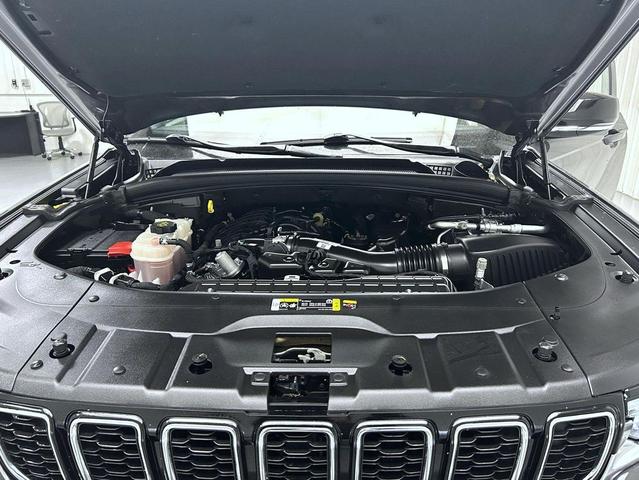 Photo of 2024 Baltic Gray Metallic Clearcoat Jeep Grand Cherokee