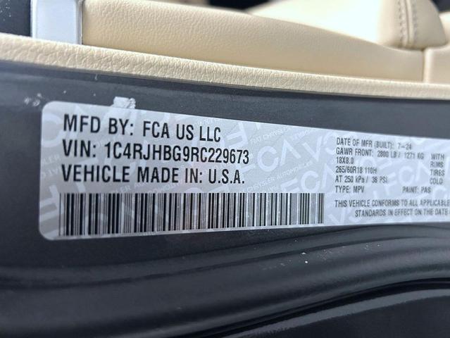 Photo of 2024 Baltic Gray Metallic Clearcoat Jeep Grand Cherokee