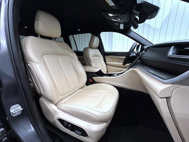 Photo of 2024 Baltic Gray Metallic Clearcoat Jeep Grand Cherokee