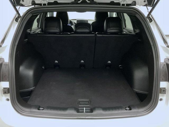 Photo of 2024 Bright White Clearcoat Jeep Compass