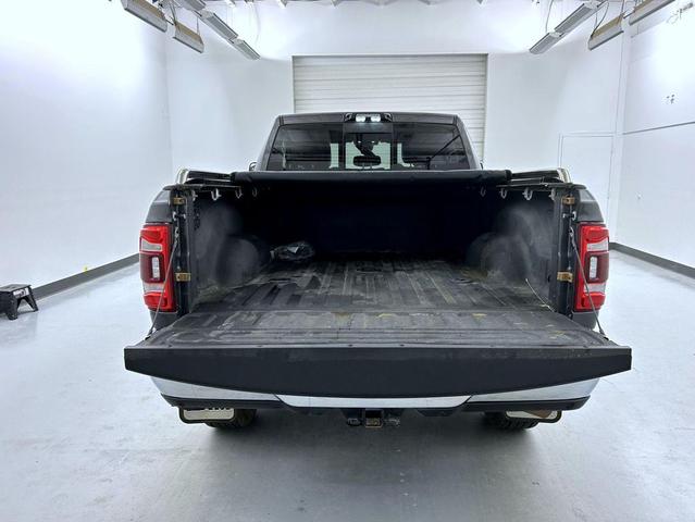 Photo of 2022 Granite Crystal Metallic Clearcoat RAM 3500