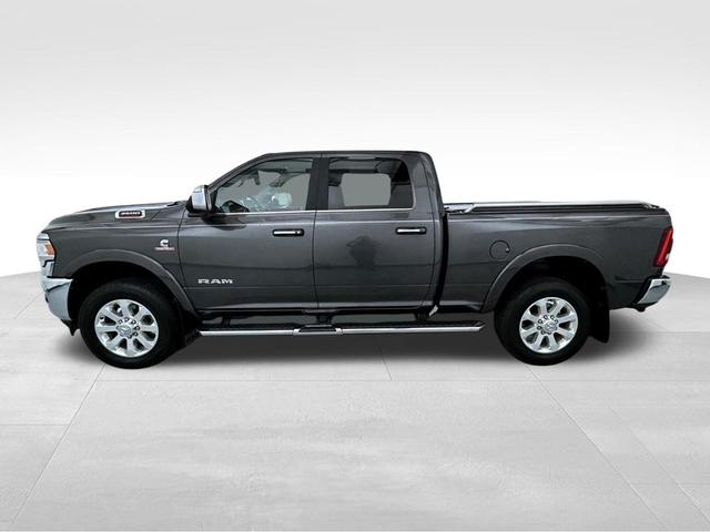Photo of 2022 Granite Crystal Metallic Clearcoat RAM 3500