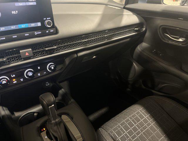 Photo of 2025 Crystal Black Pearl Honda HR-V
