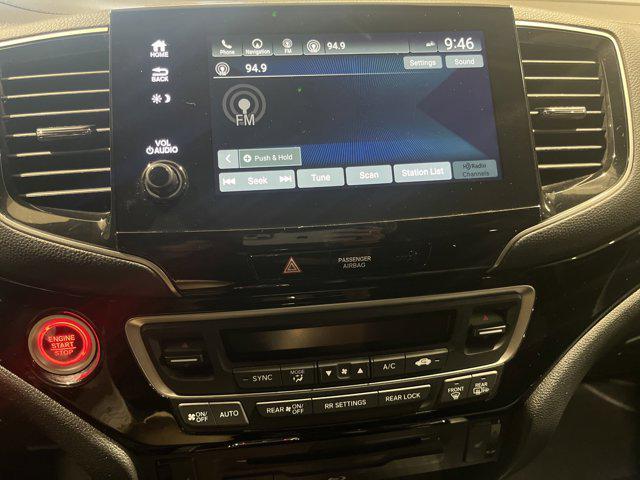 Photo of 2022 Gray Honda Pilot