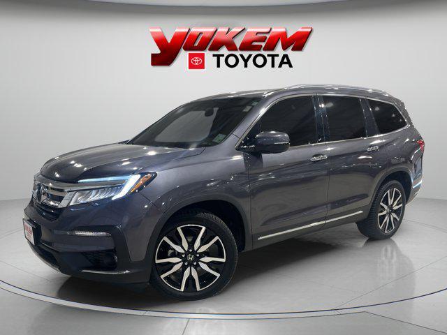 Photo of 2022 Gray Honda Pilot