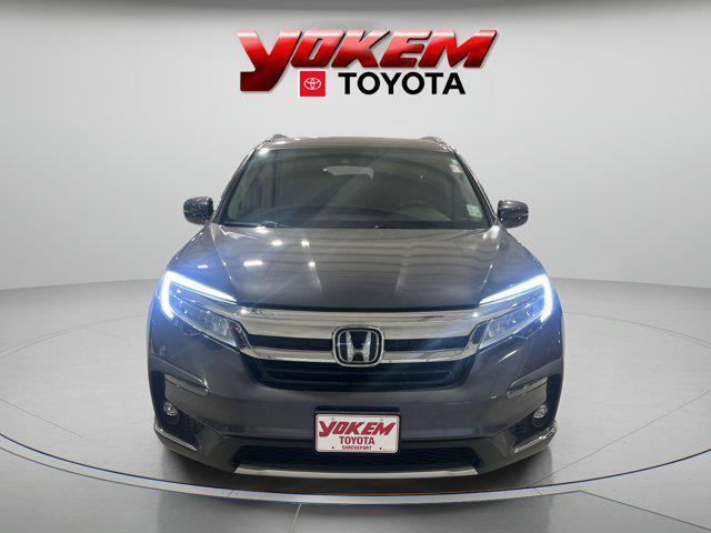 Photo of 2022 Gray Honda Pilot