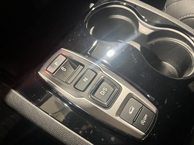 Photo of 2022 Gray Honda Pilot