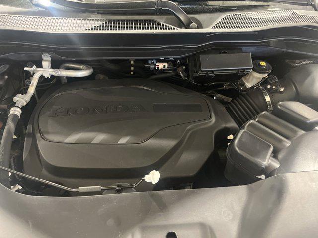 Photo of 2022 Gray Honda Pilot