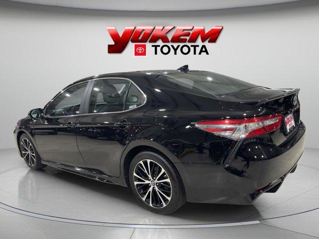 Photo of 2019 Midnight Black Metallic Toyota Camry