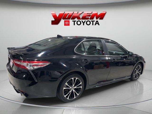 Photo of 2019 Midnight Black Metallic Toyota Camry