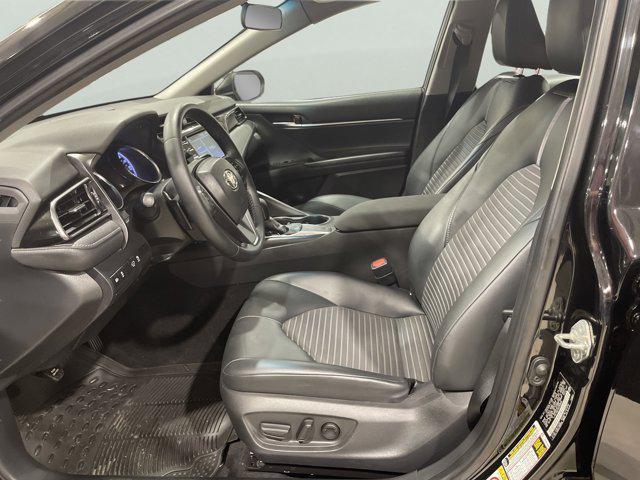 Photo of 2019 Midnight Black Metallic Toyota Camry