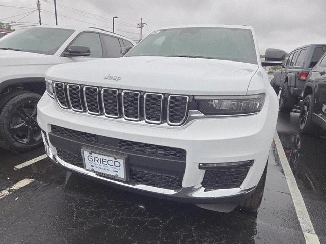 Photo of 2025 Bright White Clearcoat Jeep Grand Cherokee L