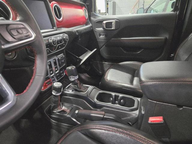 Photo of 2023 Black Clearcoat Jeep Wrangler