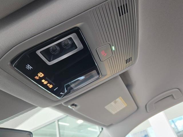 Photo of 2024 Pure White Volkswagen Atlas