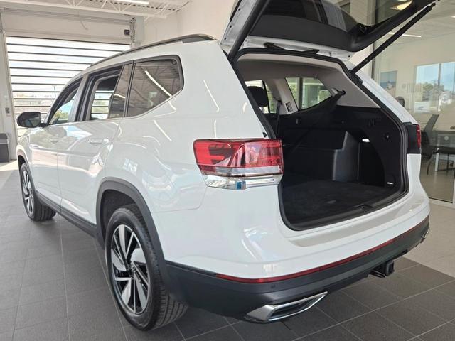 Photo of 2024 Pure White Volkswagen Atlas