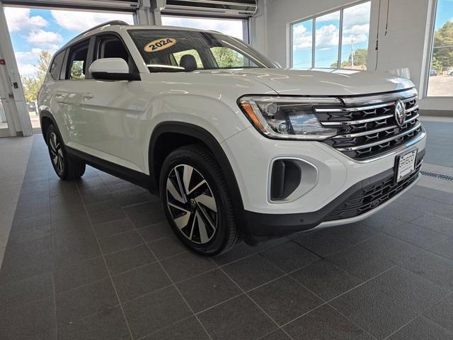 Photo of 2024 Pure White Volkswagen Atlas