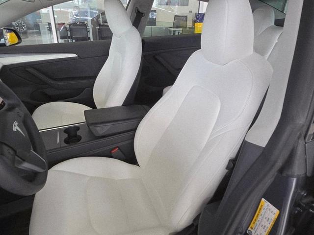 Photo of 2023 Midnight Silver Metallic Tesla Model 3
