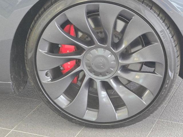 Photo of 2023 Midnight Silver Metallic Tesla Model 3