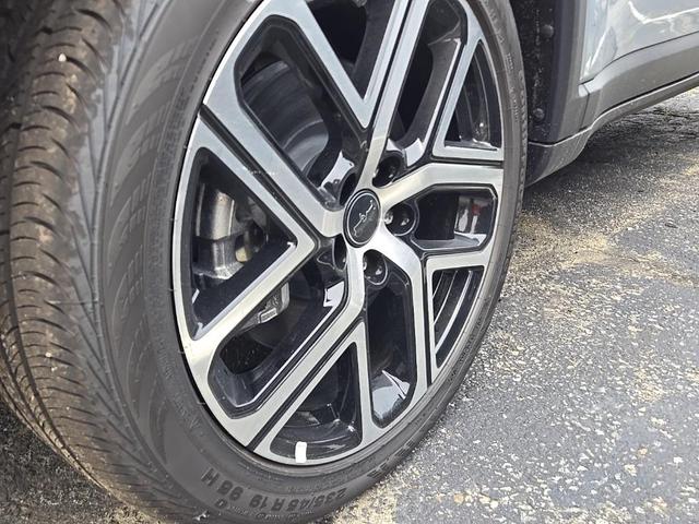 Photo of 2025 Silver Zynith Jeep Compass