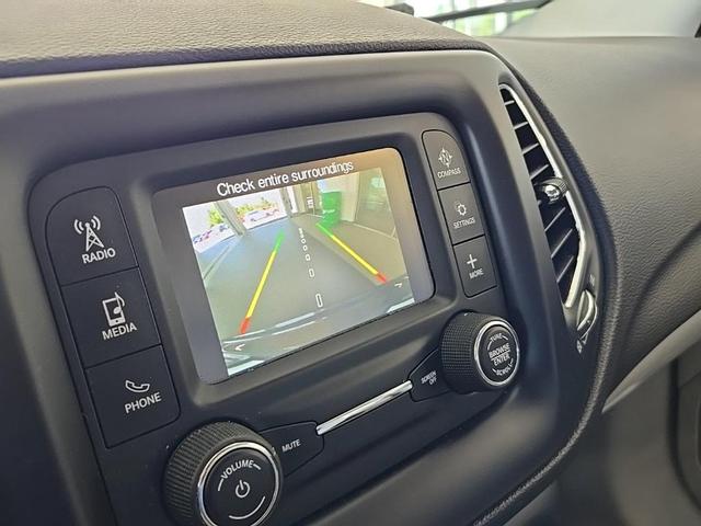 Photo of 2018 Granite Crystal Clearcoat Metallic Jeep Compass