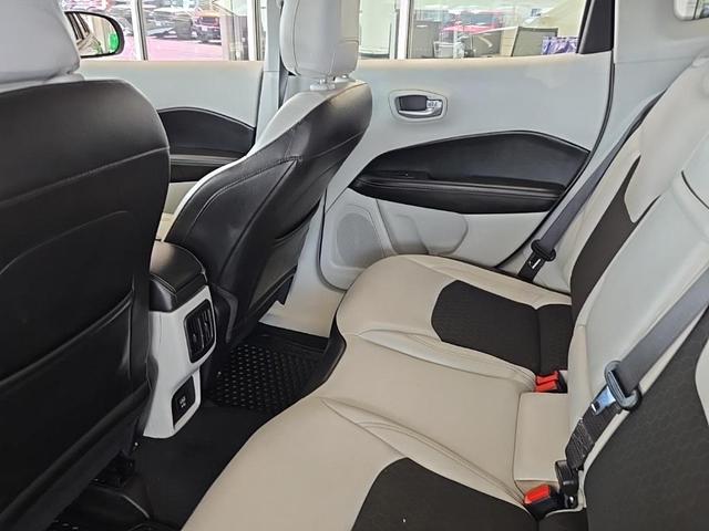 Photo of 2018 Granite Crystal Clearcoat Metallic Jeep Compass