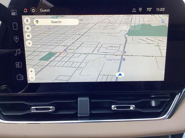 Photo of 2026 Polar White Tricoat Chevrolet Equinox