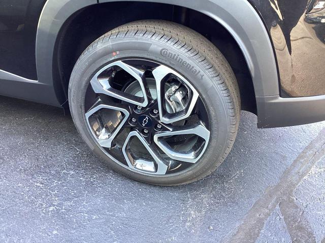 Photo of 2025 Mosaic Black Metallic Chevrolet Trax