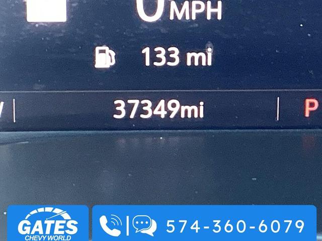 Photo of 2022 Summit White GMC Canyon