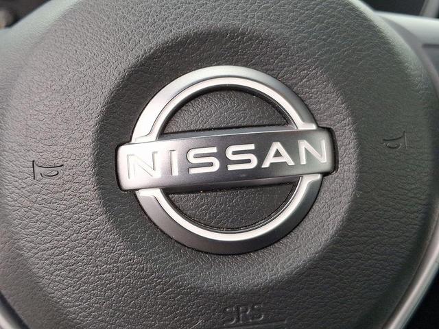 Photo of 2023 White Nissan Altima