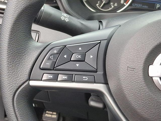 Photo of 2023 White Nissan Altima
