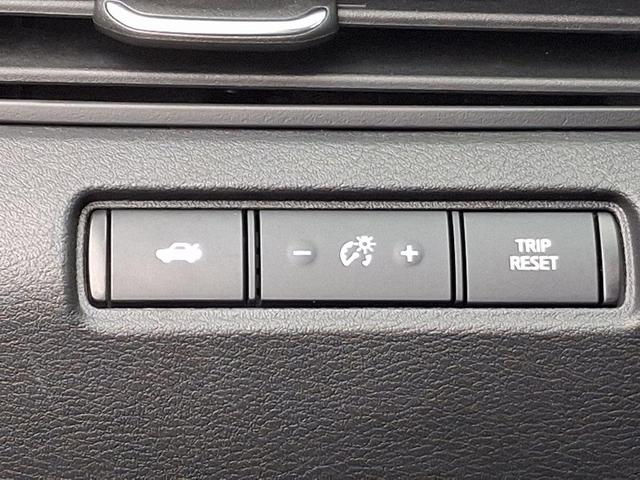 Photo of 2023 White Nissan Altima