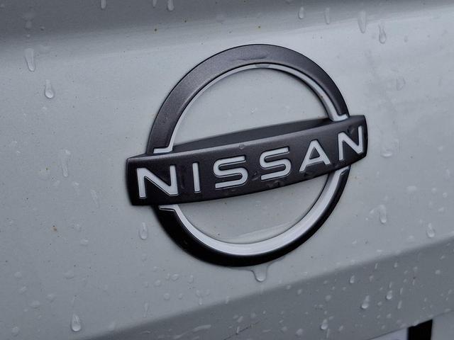 Photo of 2023 White Nissan Altima