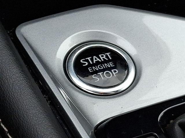Photo of 2023 White Nissan Altima