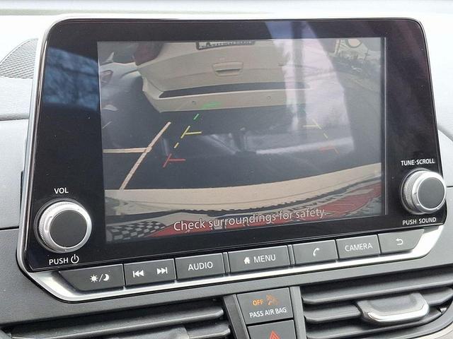 Photo of 2023 White Nissan Altima
