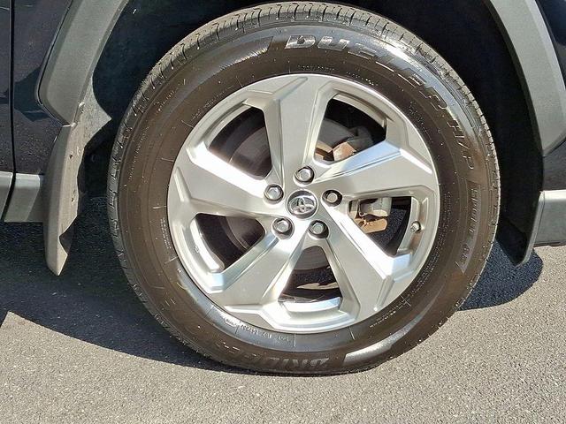 Photo of 2019 Black Toyota RAV4 Hybrid