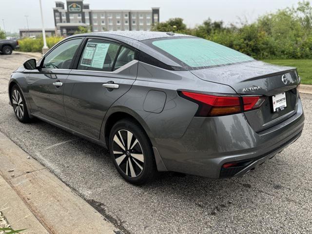 Photo of 2019 Gun Metallic Nissan Altima